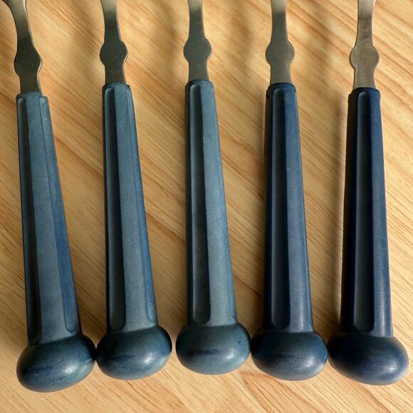 5 Oxford Hall Teaspoons Blue Handles 7-1/4" Vintage Retro Flatware Durable - Picture 6 of 10